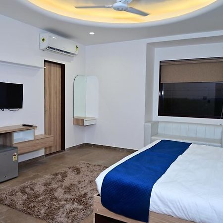 The Dwelling Inn Grander Noida Exterior foto
