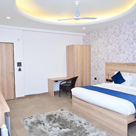 The Dwelling Inn Grander Noida Exterior foto