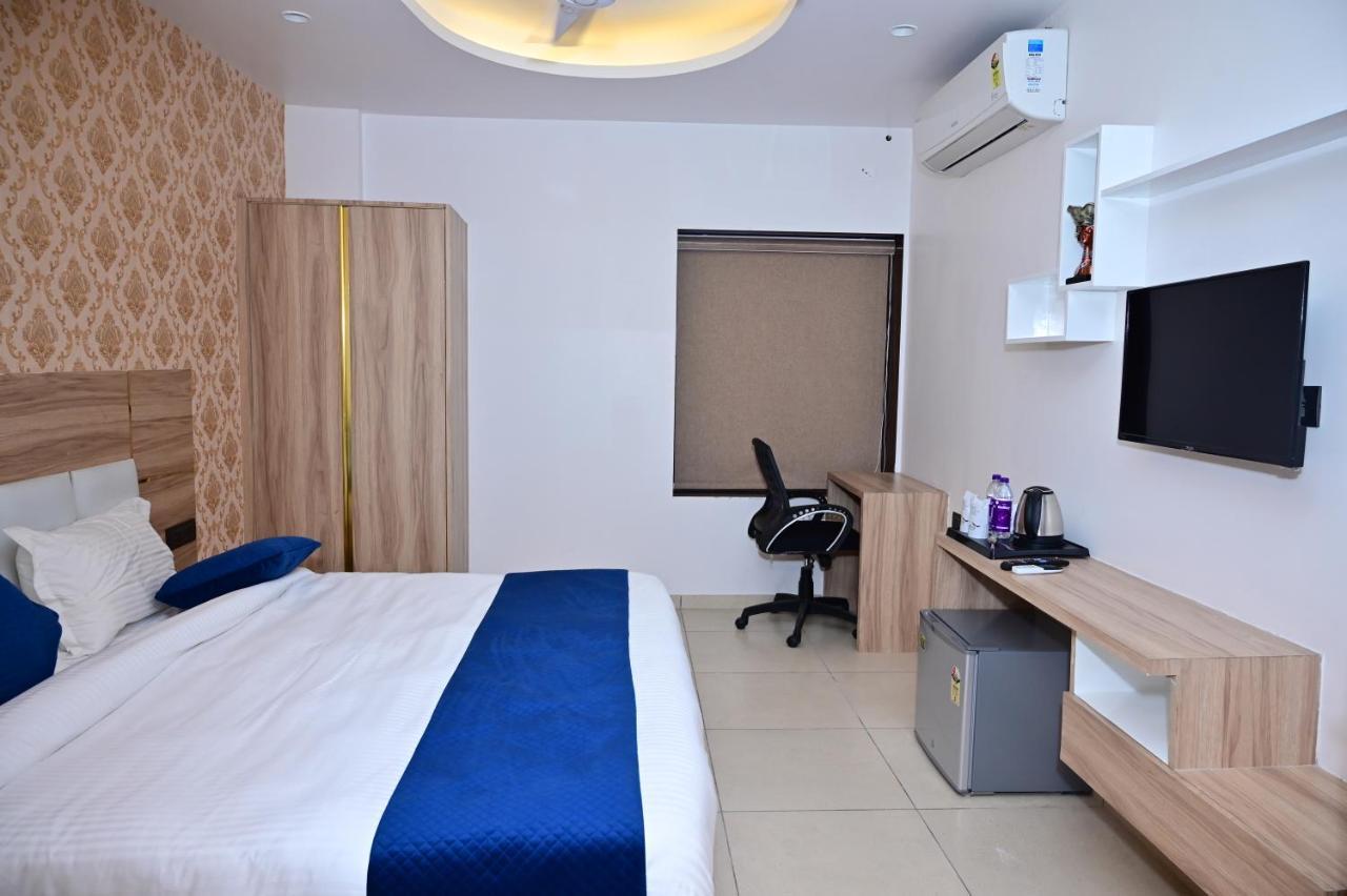 The Dwelling Inn Grander Noida Exterior foto