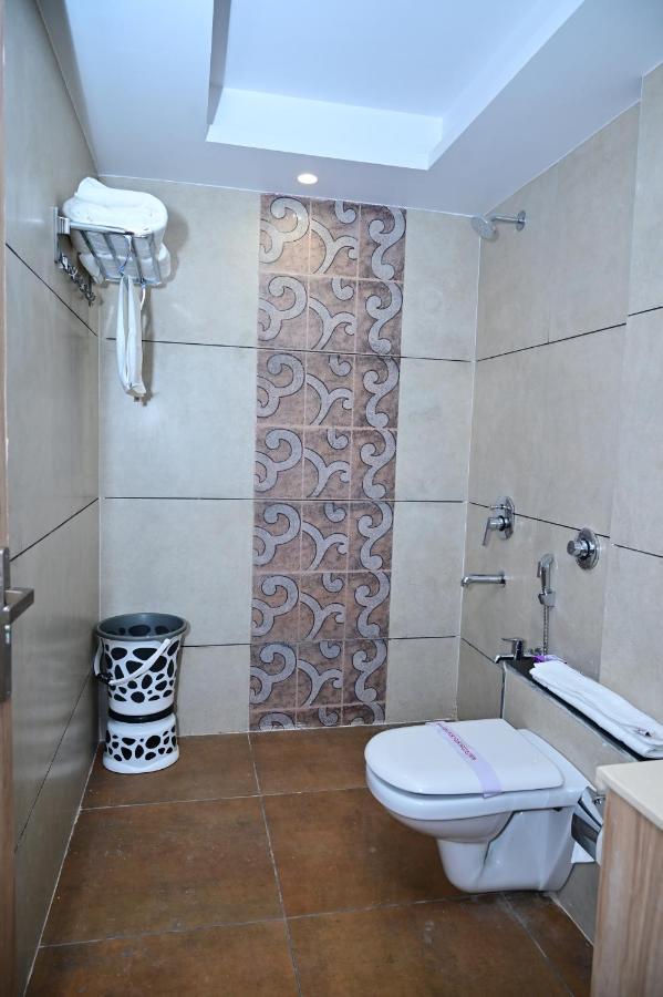 The Dwelling Inn Grander Noida Exterior foto