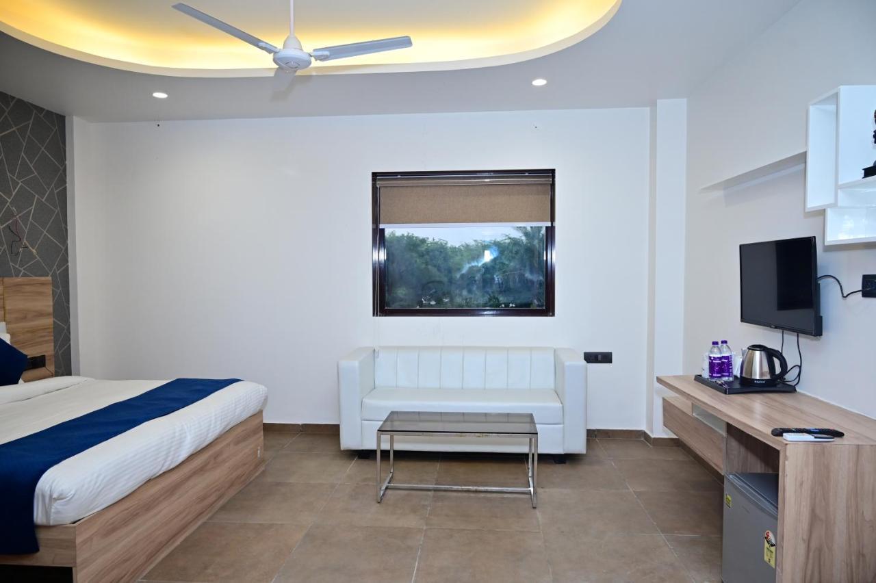 The Dwelling Inn Grander Noida Exterior foto