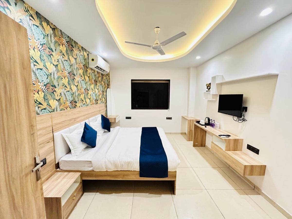 The Dwelling Inn Grander Noida Exterior foto