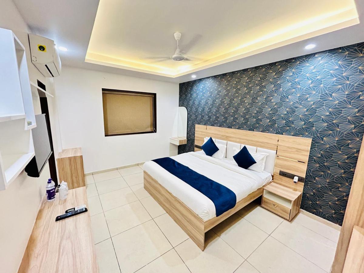 The Dwelling Inn Grander Noida Exterior foto