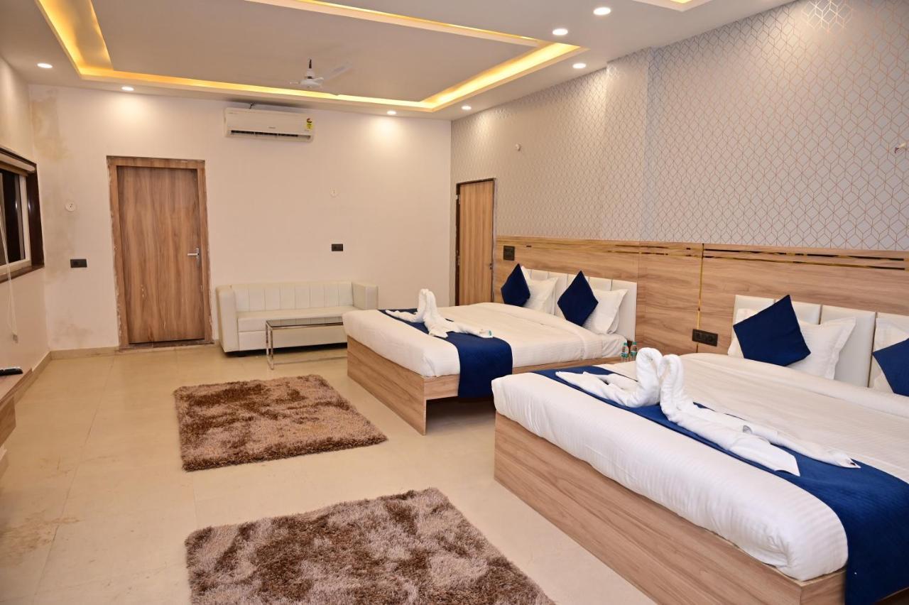 The Dwelling Inn Grander Noida Exterior foto
