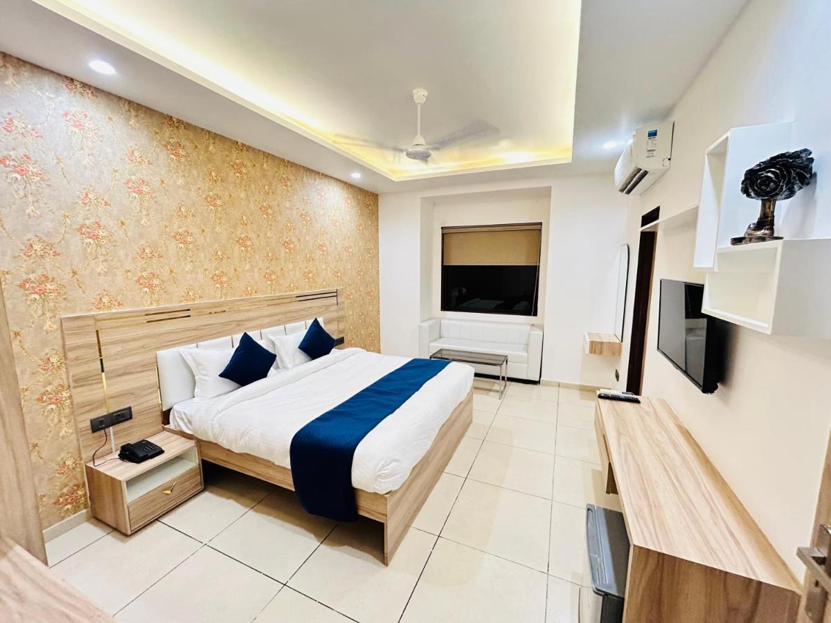 The Dwelling Inn Grander Noida Exterior foto