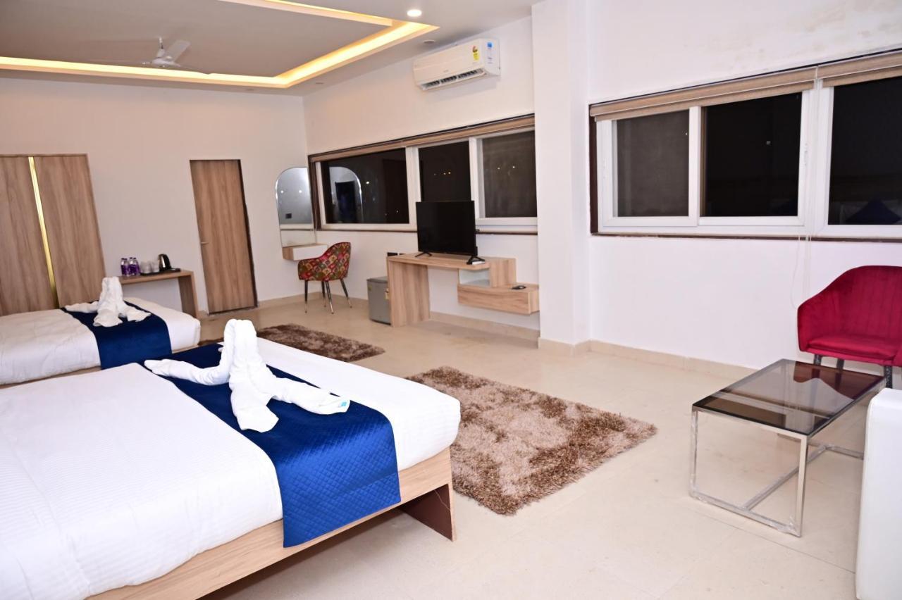The Dwelling Inn Grander Noida Exterior foto