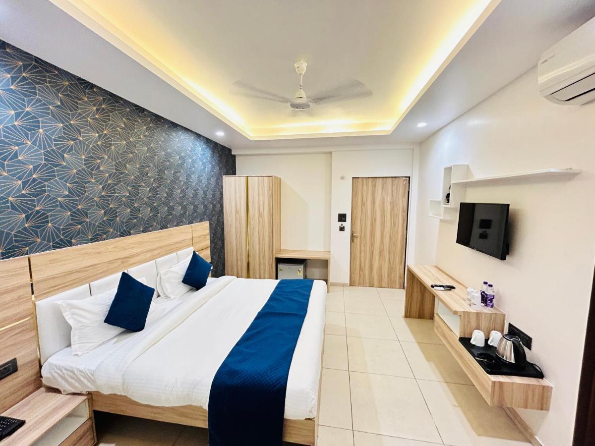 The Dwelling Inn Grander Noida Exterior foto