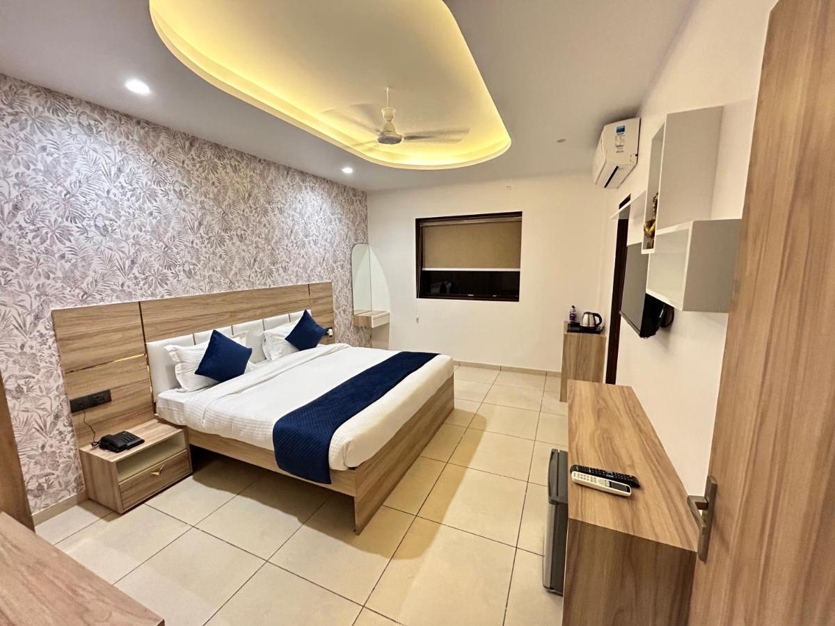 The Dwelling Inn Grander Noida Exterior foto