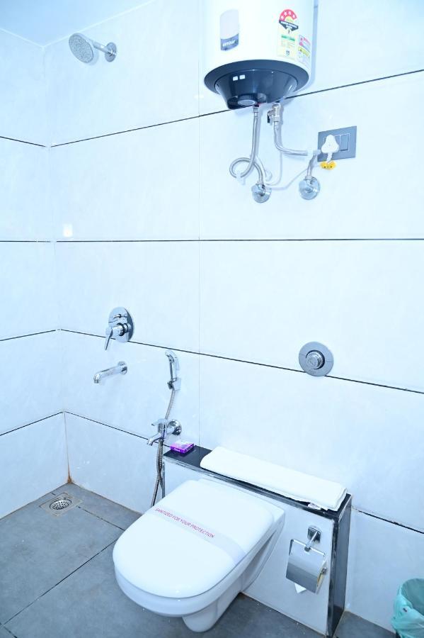 The Dwelling Inn Grander Noida Exterior foto