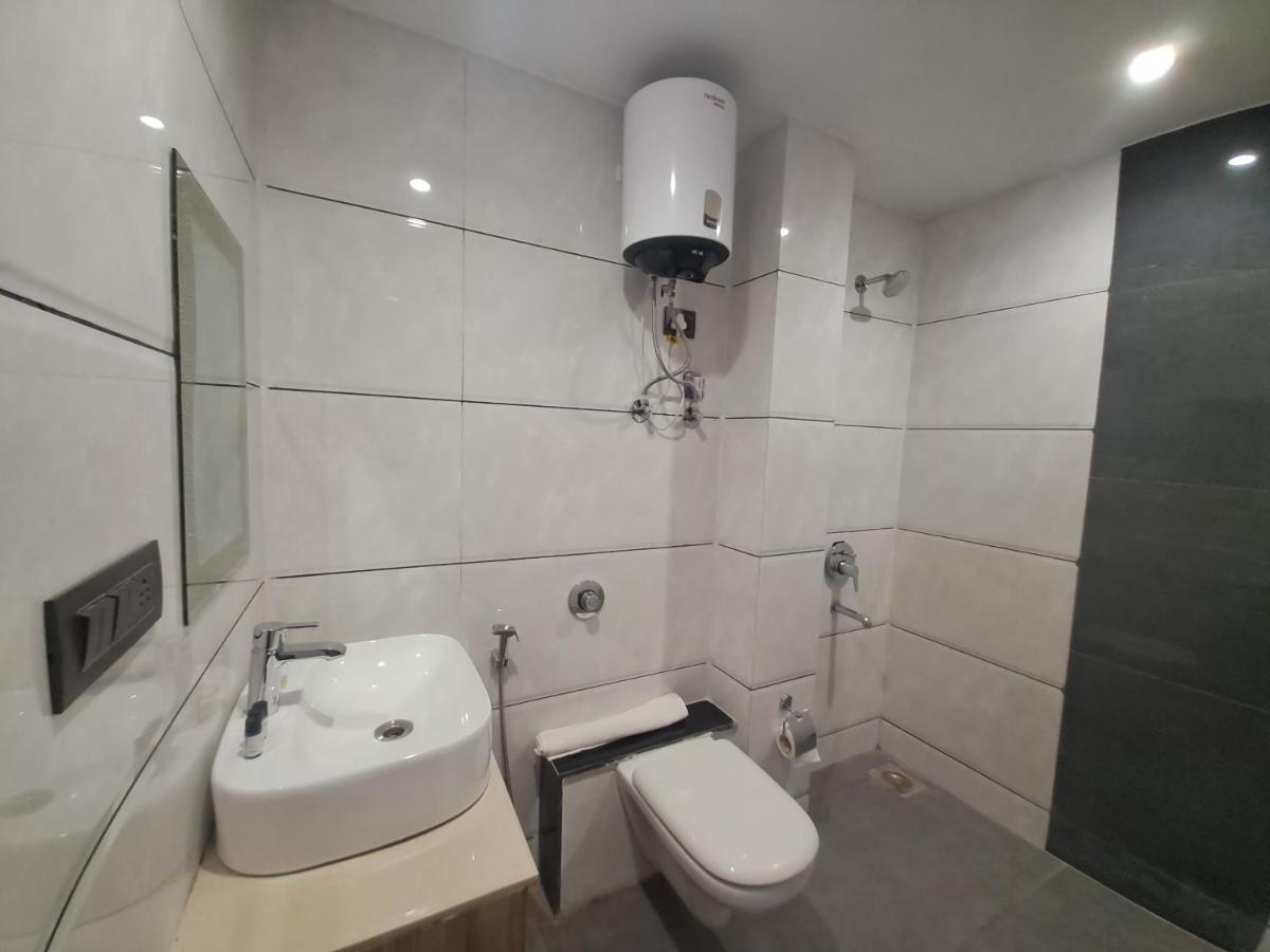 The Dwelling Inn Grander Noida Exterior foto