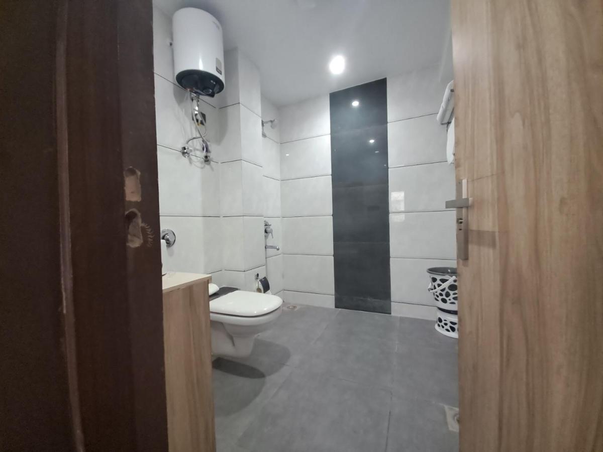 The Dwelling Inn Grander Noida Exterior foto