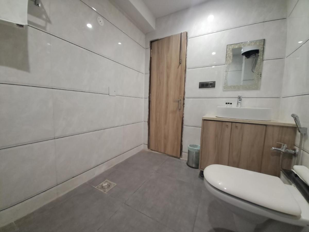 The Dwelling Inn Grander Noida Exterior foto